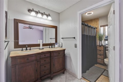 Villa ou maison à vendre à Sunrise, Floride: 3 chambres, 172.15 m2 № 1957487 - photo 27