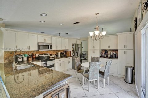 Villa ou maison à vendre à Sunrise, Floride: 3 chambres, 172.15 m2 № 1957487 - photo 15