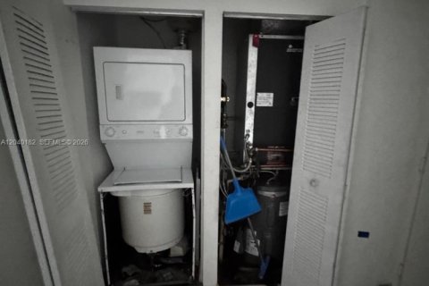 Condo in Miami, Florida, 1 bedroom  № 2086423 - photo 20