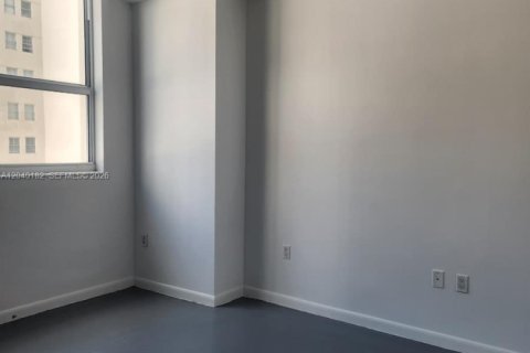 Condo in Miami, Florida, 1 bedroom  № 2086423 - photo 9