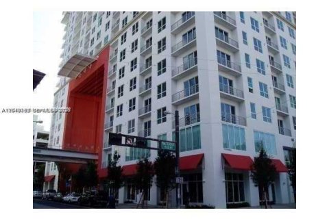 Condo in Miami, Florida, 1 bedroom  № 2086423