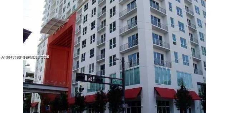 Condo in Miami, Florida, 1 bedroom  № 2086423