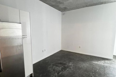 Condo in Miami, Florida, 1 bedroom  № 2086423 - photo 12
