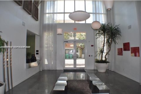 Condo in Miami, Florida, 1 bedroom  № 2086423 - photo 15