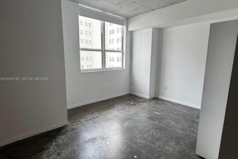 Condo in Miami, Florida, 1 bedroom  № 2086423 - photo 10