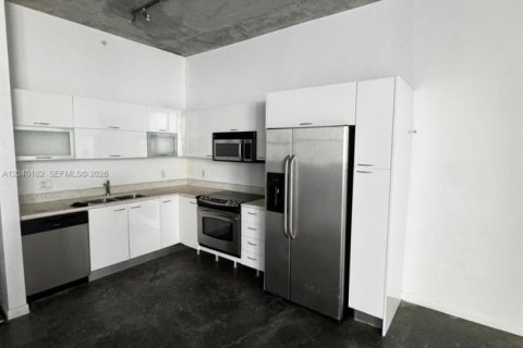Condo in Miami, Florida, 1 bedroom  № 2086423 - photo 4