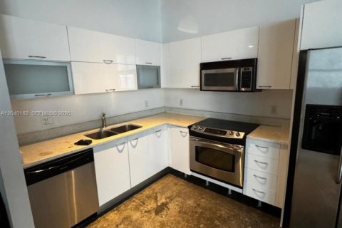 Condo in Miami, Florida, 1 bedroom  № 2086423 - photo 6