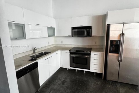 Condo in Miami, Florida, 1 bedroom  № 2086423 - photo 3