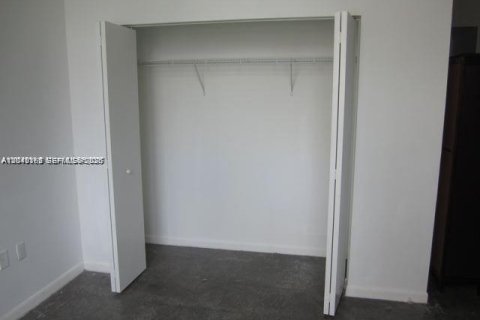 Condo in Miami, Florida, 1 bedroom  № 2086423 - photo 11
