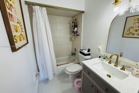 Casa en venta en Miami, Florida, 2 dormitorios, 108.7 m2 № 2029989 - foto 9