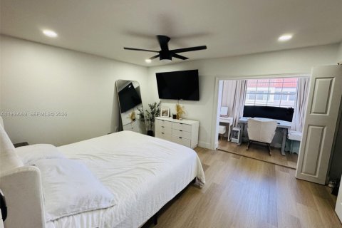 Casa en venta en Miami, Florida, 2 dormitorios, 108.7 m2 № 2029989 - foto 10