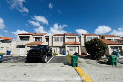 Casa en Miami, Florida 2 dormitorios, 108.7 m2 № 2029989