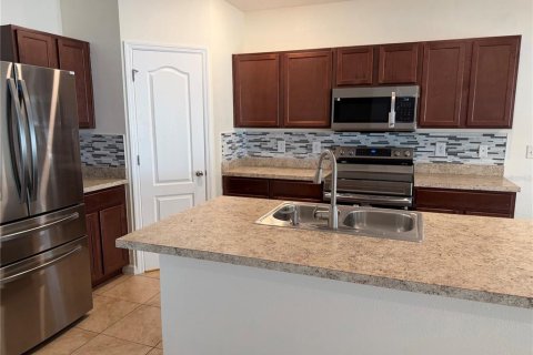 Casa en alquiler en Gibsonton, Florida, 3 dormitorios, 132.94 m2 № 2156507 - foto 4