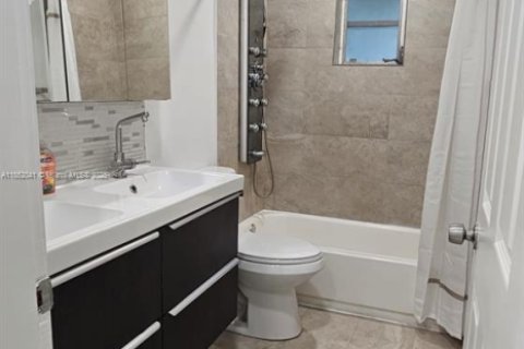 Villa ou maison à louer à Dania Beach, Floride: 4 chambres, 142.14 m2 № 1858718 - photo 12