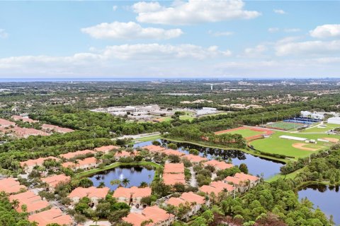 Condo in Palm Beach Gardens, Florida, 2 bedrooms  № 2392344 - photo 18