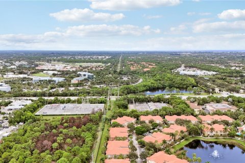 Condo in Palm Beach Gardens, Florida, 2 bedrooms  № 2392344 - photo 12
