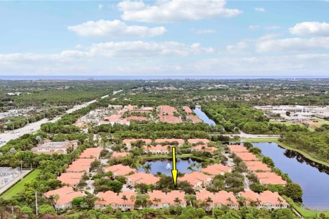 Condo in Palm Beach Gardens, Florida, 2 bedrooms  № 2392344 - photo 15