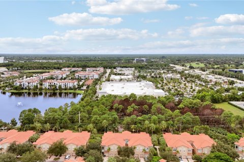 Condo in Palm Beach Gardens, Florida, 2 bedrooms  № 2392344 - photo 8