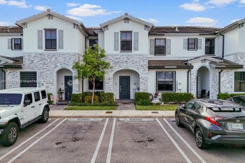 Townhouse in Miami, Florida 3 bedrooms, 122.72 sq.m. № 1763067 - photo 1