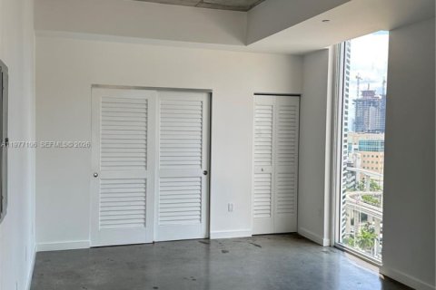 Condo in Miami, Florida, 1 bedroom  № 2041960 - photo 13