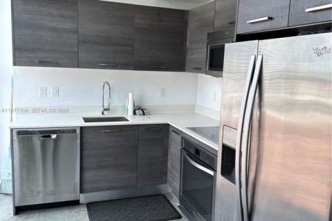 Condo in Miami, Florida, 1 bedroom  № 2041960