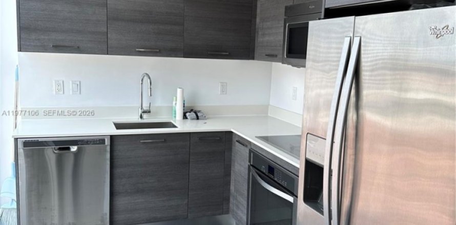 Condo in Miami, Florida, 1 bedroom  № 2041960