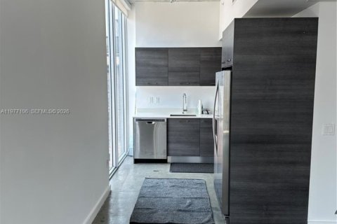 Condo in Miami, Florida, 1 bedroom  № 2041960 - photo 3