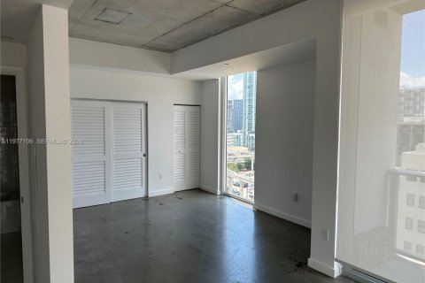 Condo in Miami, Florida, 1 bedroom  № 2041960 - photo 6