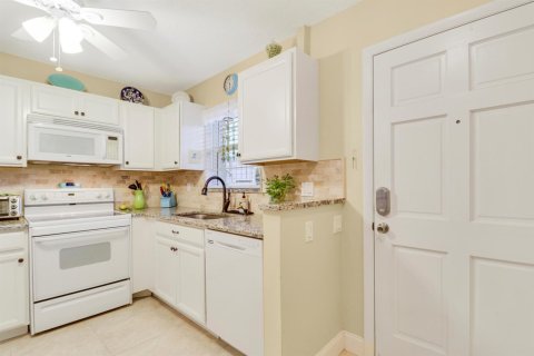 Купить кондоминиум в Стьюарт, Флорида 4 комнаты, 93.37м2, № 2178329 - фото 14