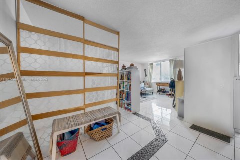 Condo in Miami Beach, Florida, 1 bedroom  № 1862823 - photo 7