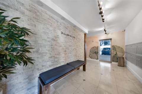 Condo in Miami Beach, Florida, 1 bedroom  № 1862823 - photo 26