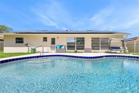 House in Deltona, Florida 3 bedrooms, 151.8 sq.m. № 2098983 - photo 15
