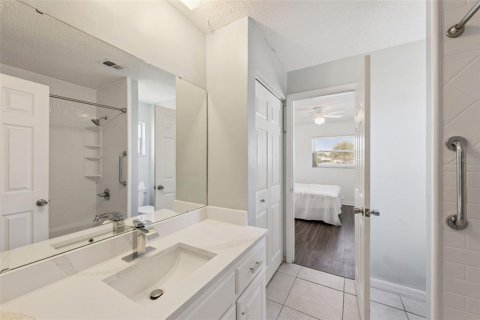 House in Deltona, Florida 3 bedrooms, 151.8 sq.m. № 2098983 - photo 10