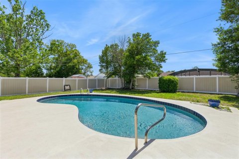 House in Deltona, Florida 3 bedrooms, 151.8 sq.m. № 2098983 - photo 17