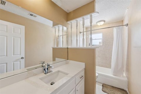 House in Deltona, Florida 3 bedrooms, 151.8 sq.m. № 2098983 - photo 14
