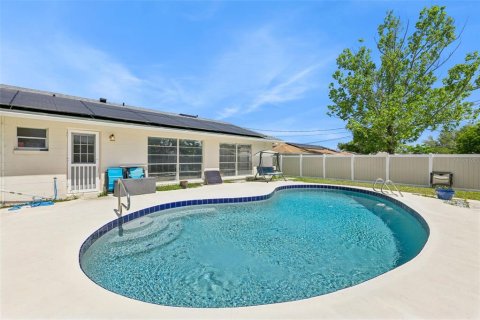 House in Deltona, Florida 3 bedrooms, 151.8 sq.m. № 2098983 - photo 16