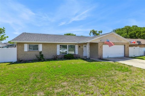 Casa en Deltona, Florida 3 dormitorios, 151.8 m2 № 2098983
