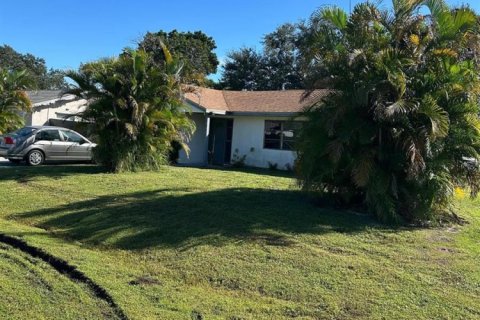 House in Port St. Lucie, Florida 4 bedrooms, 173.17 sq.m. № 2081690 - photo 15