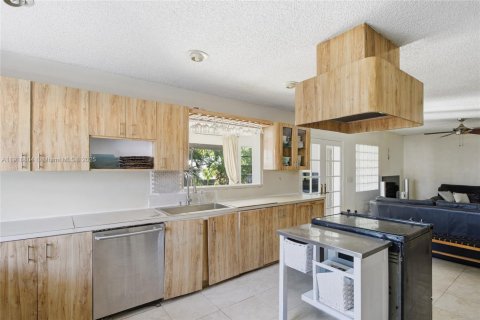 Villa ou maison à vendre à Sunny Isles Beach, Floride: 3 chambres, 162.39 m2 № 1972087 - photo 16