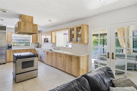 Villa ou maison à vendre à Sunny Isles Beach, Floride: 3 chambres, 162.39 m2 № 1972087 - photo 14