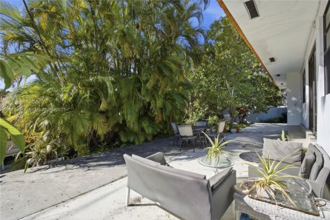 Villa ou maison à vendre à Sunny Isles Beach, Floride: 3 chambres, 162.39 m2 № 1972087 - photo 30