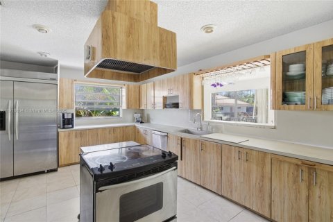 Villa ou maison à vendre à Sunny Isles Beach, Floride: 3 chambres, 162.39 m2 № 1972087 - photo 15