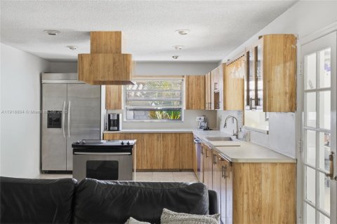 Villa ou maison à vendre à Sunny Isles Beach, Floride: 3 chambres, 162.39 m2 № 1972087 - photo 13