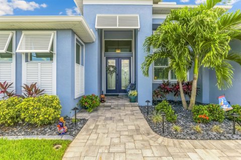 Villa ou maison à vendre à Port Charlotte, Floride: 3 chambres, 210.42 m2 № 2413600 - photo 4
