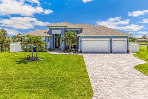 Villa ou maison à vendre à Port Charlotte, Floride: 3 chambres, 210.42 m2 № 2413600 - photo 2