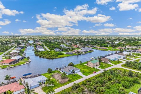Villa ou maison à vendre à Port Charlotte, Floride: 3 chambres, 210.42 m2 № 2413600 - photo 3