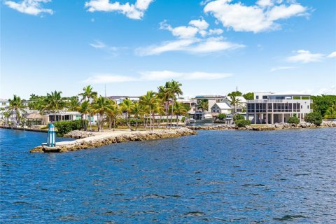 House in Key Largo, Florida 4 bedrooms № 2261312 - photo 2