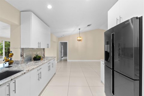 House in Fort Lauderdale, Florida 3 bedrooms, 210.61 sq.m. № 1950370 - photo 12