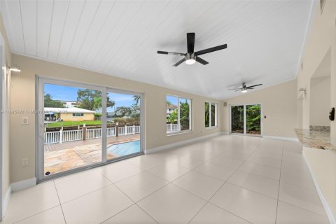 House in Fort Lauderdale, Florida 3 bedrooms, 210.61 sq.m. № 1950370 - photo 16