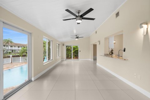 House in Fort Lauderdale, Florida 3 bedrooms, 210.61 sq.m. № 1950370 - photo 15